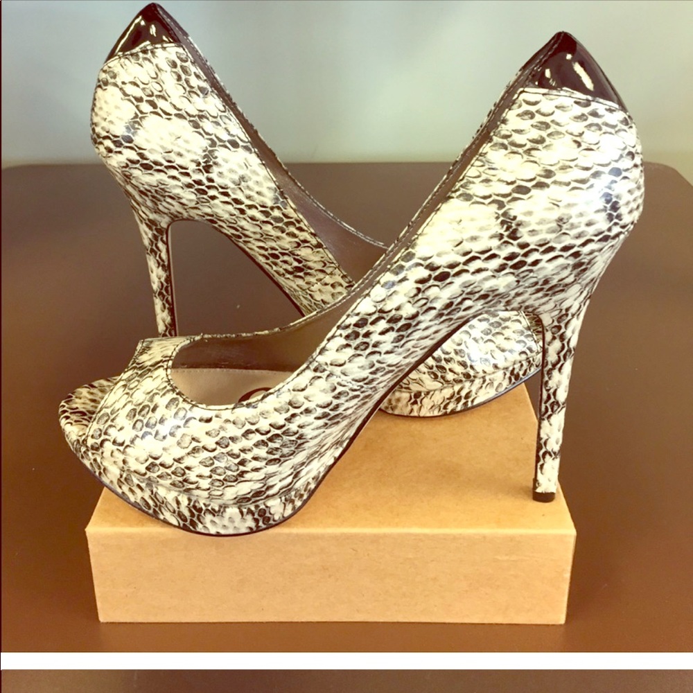 Sam Edelman Peeptoe Snakeskin Pumps NWOT